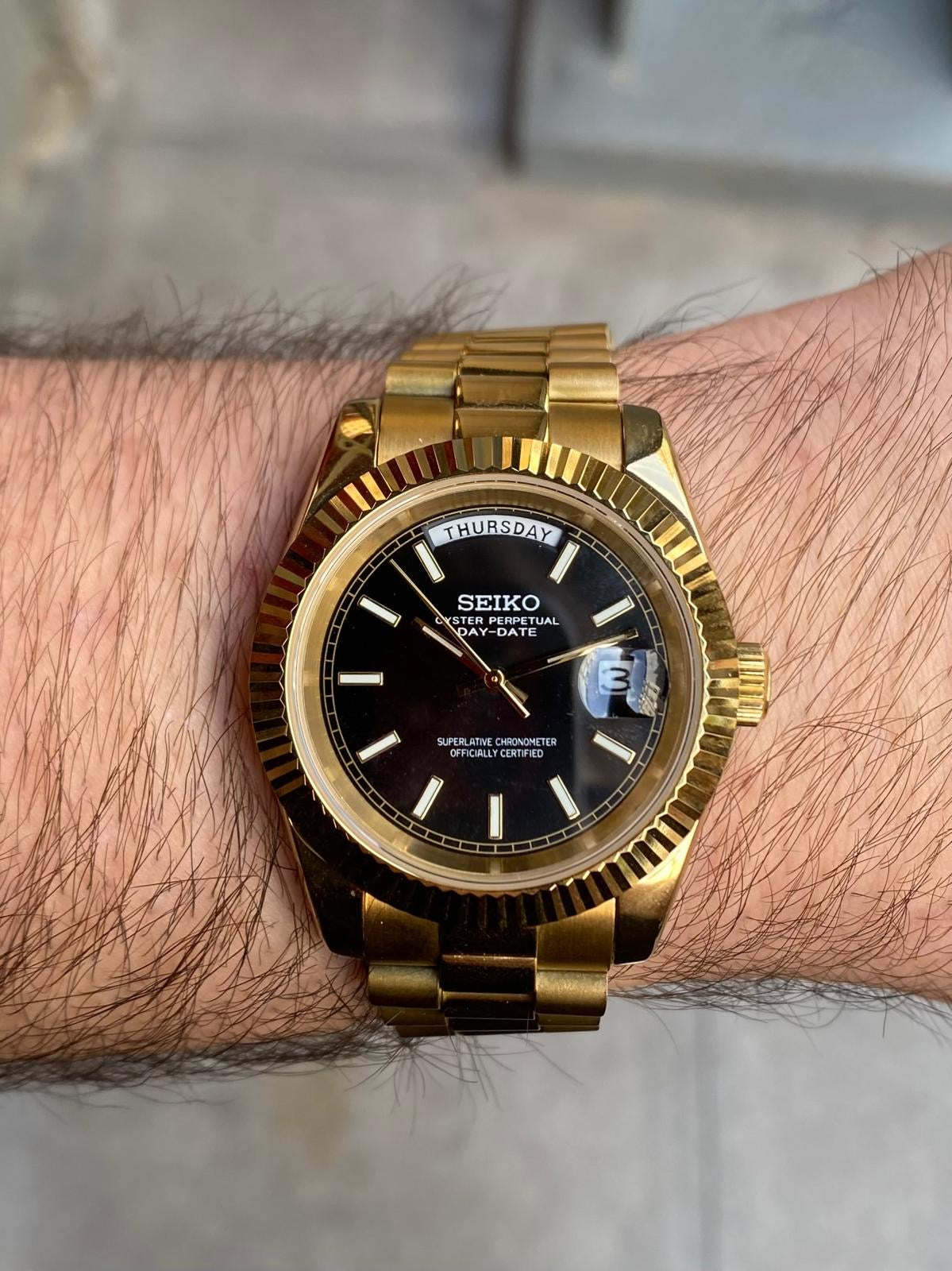 SEIKODATE BLACK YELLOW GOLD