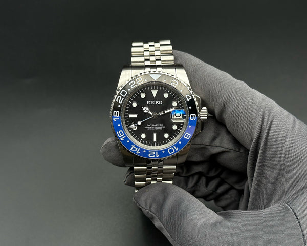 Le club des heureux propriétaires décomplexés de montres "hommage" - tome 7 - Page 14 Seiko_GMT_Batman_1